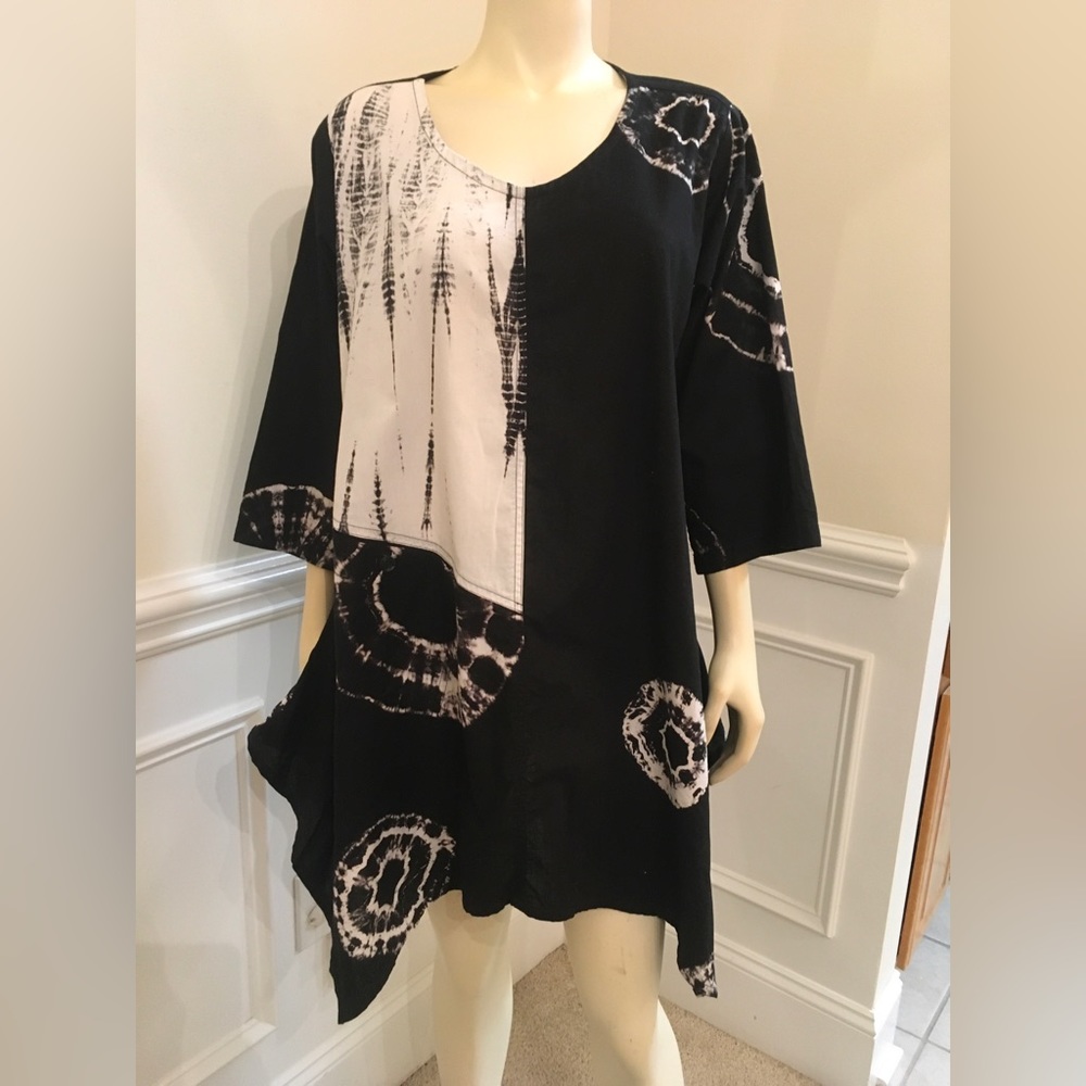 IGUANA WN SZ XL B & W 100% COTTON DRESS